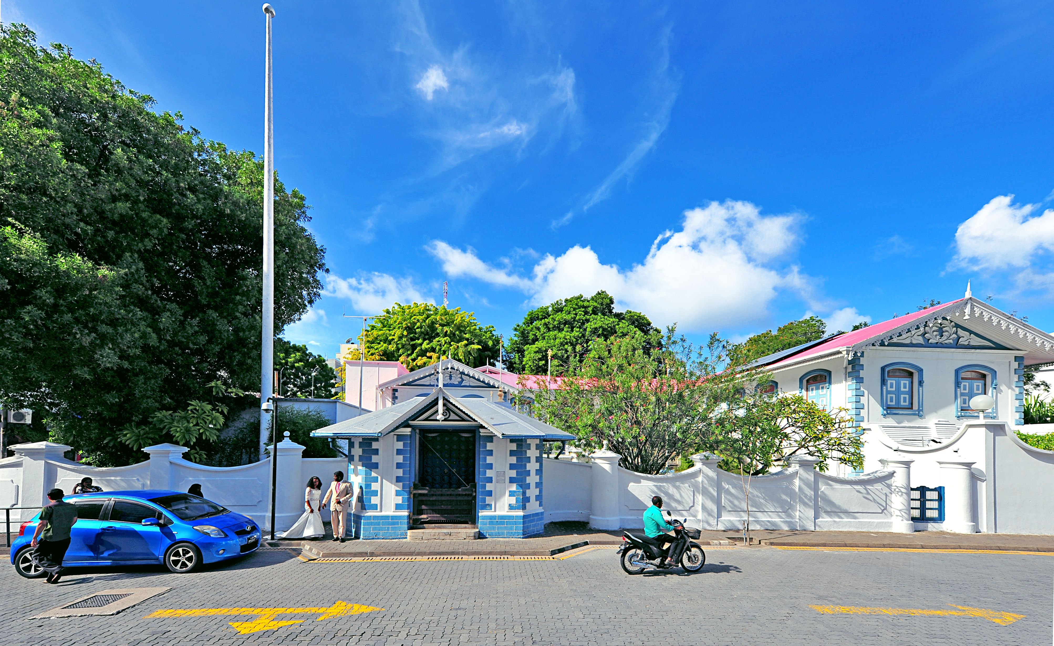 Medhu ziyaaraiy maldives