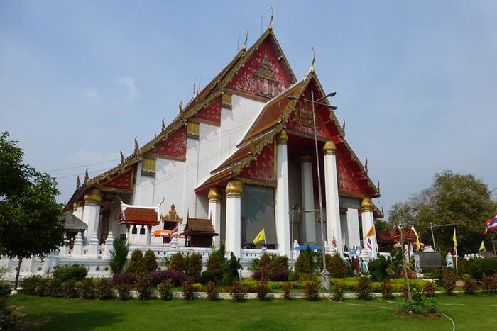 วิหารพระมงคลบพิตร (Phra Mongkhon Bophit)