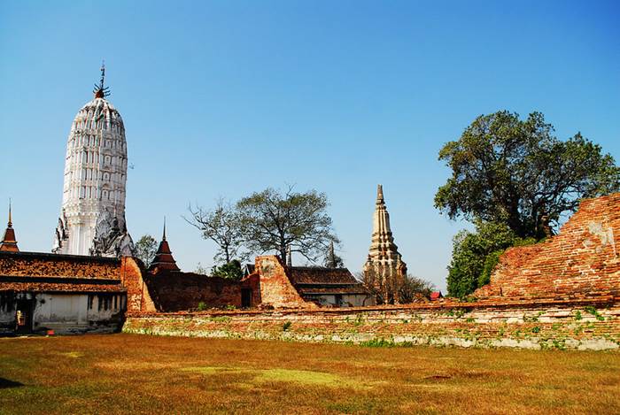 วัดพุทไธศวรรย์ (Wat Phutthai Sawan)