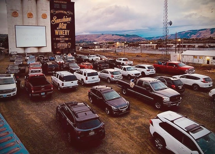 SUNSHINE MILL WINERY DRIVE-UP MOVIES (THE DALLES, OR)