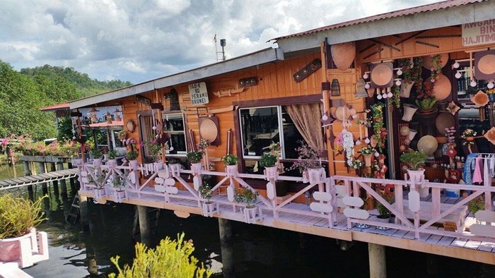 หมู่บ้านกลางน้ำ บรูไน กัมปงอายเยอร์ (Kampong Ayer)