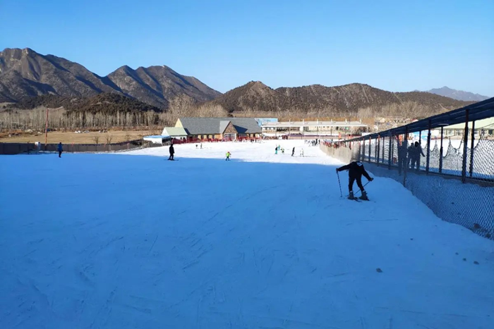 เที่ยวปักกิ่ง เล่นสกีที่ Beijing Snow World