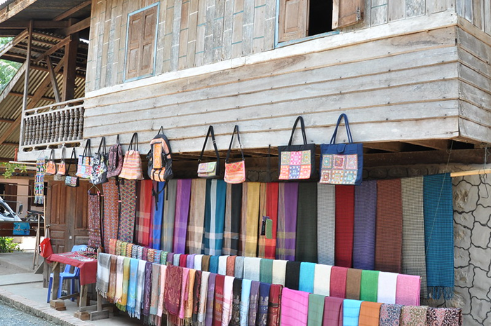 เที่ยวหลวงพระบาง บ้านซ่างไห