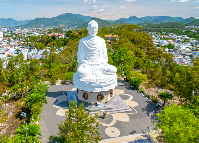 10 ที่เที่ยวญาจาง เวียดนาม วัดลองเซิน (Long Son Pagoda)