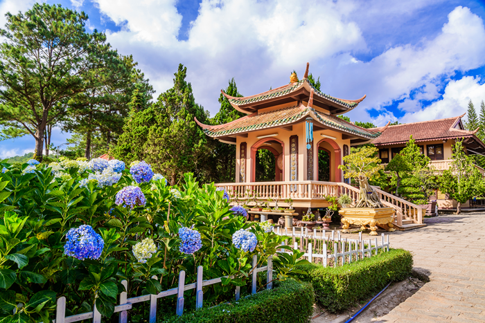 วัดในเวียดนาม วัดตั๊กลัม (Truc Lam Temple)