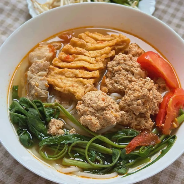 ก๋วยเตี๋ยวเวียดนาม เกาเหลาบุ๋นเตียว (Canh Bun)