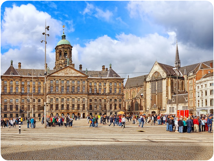 จัตุรัสแดม (Dam Square)