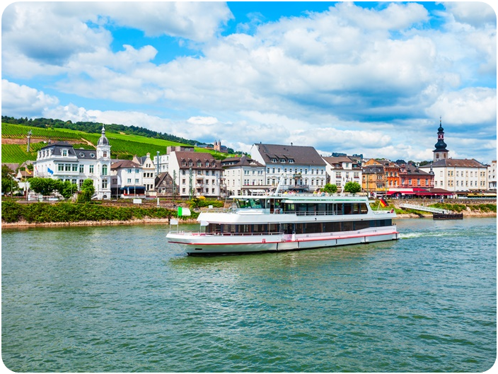 ล่องเรือแม่น้ำไรน์ (Rhine River Cruise)