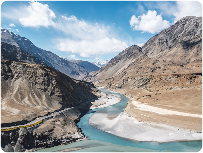 จุดชมวิวแม่น้ำสองสี (Indus River and Zanskar View Point)