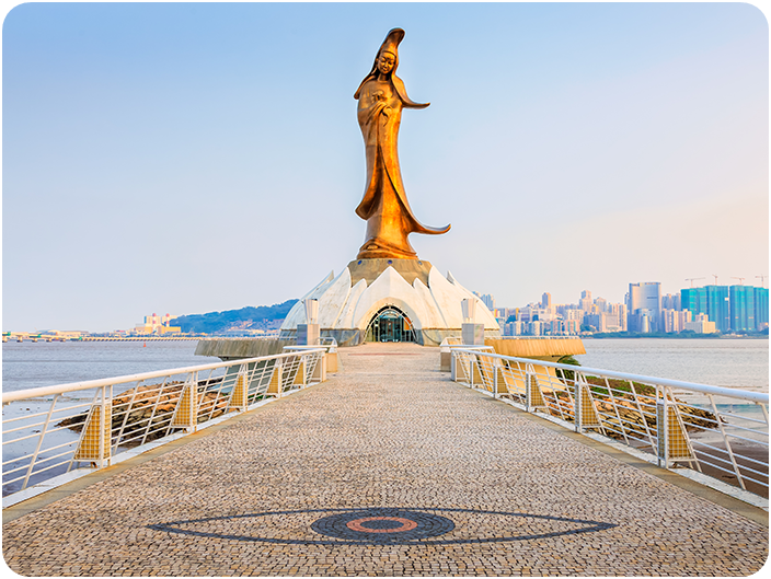 รูปปั้นเจ้าแม่กวนอิมริมทะเล (Kun Iam Statue)