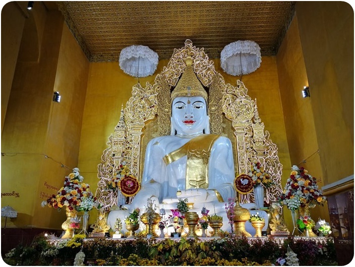 พระหินอ่อน (Kyauktawgyi Pagoda)