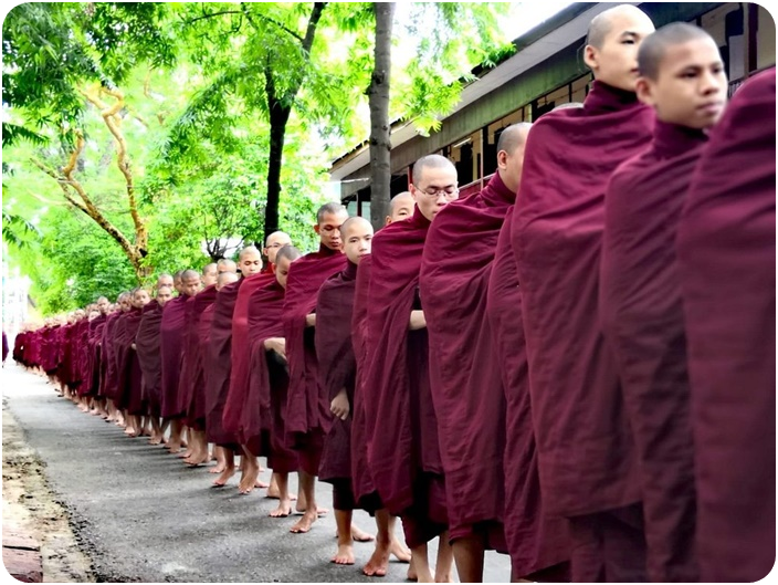 วัดมหากันดายง (Mahagandayon Monastery)