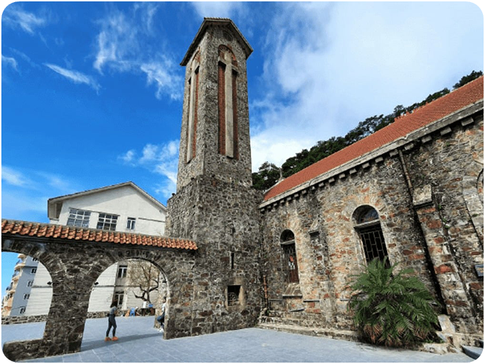 โบสถ์หินตามด๋าว (Tam Dao Stone Church)